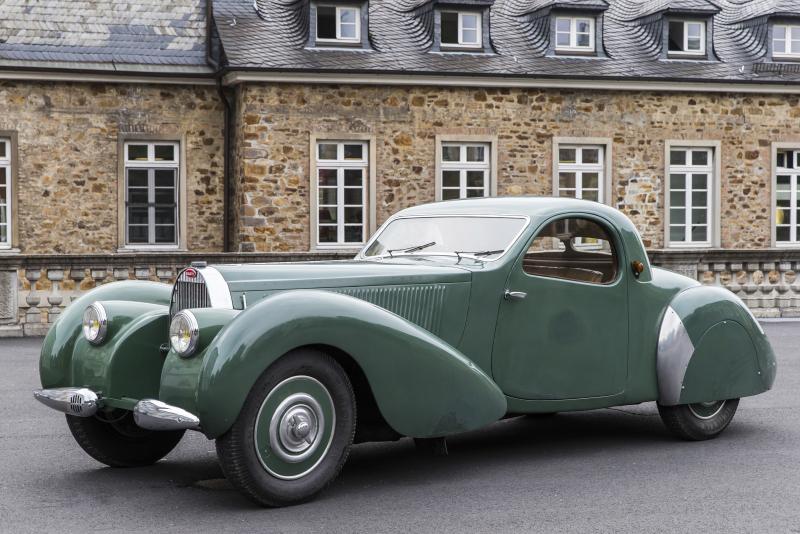 Sonderschau Cologne Fine Art 2013: Bugatti 57C Vanvooren, Foto: Sebastian Drüen. Special exhibition Cologne Fine Art 2013: Bugatti 57C Vanvooren, Photo: Sebastian Drüen.