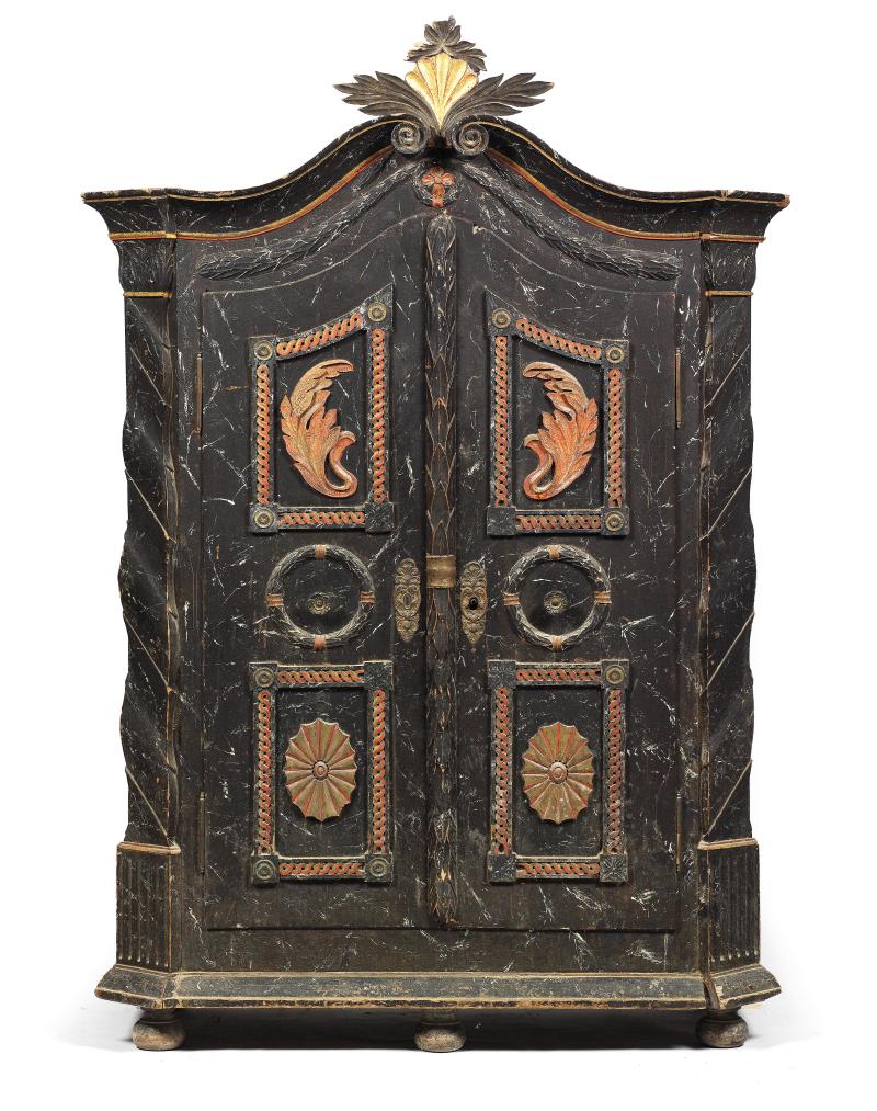 Nr. 102 Klassizistischer Bauernschrank € 4.000 – 6.000