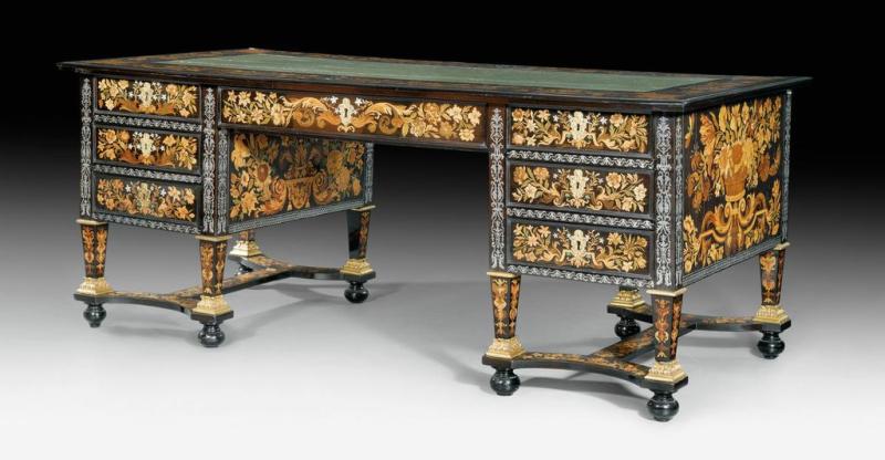 BUREAU MAZARIN "A TOUTES FACES",  Louis XIV, wohl von A. GAUDRON, Paris, um 1690/1700. CHF 200 000 / 300 000 Auktion 27. März 2014