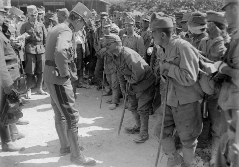 Kaiser Karl I. in der  11. Isonzoschlacht Foto: k. u. k. Kriegspressequartier 22.8.1917