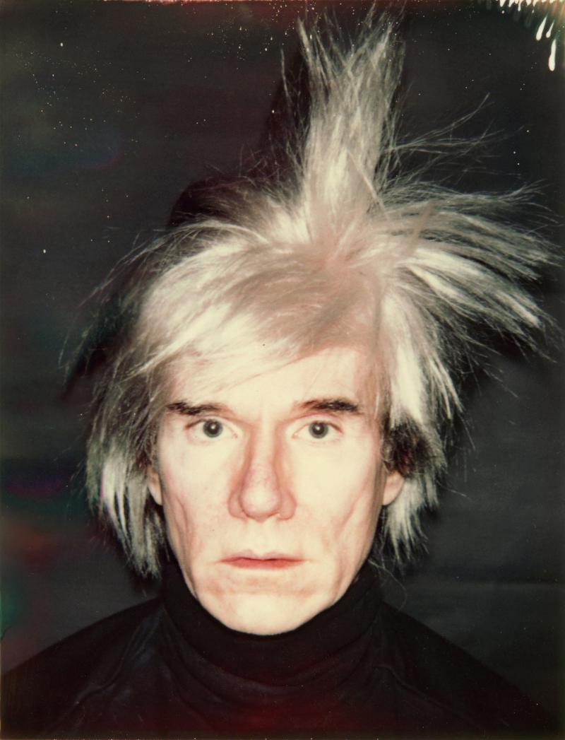 Andy Warhol (1928–1987) Self-Portrait (in Fright Wig), 1986 Polaroid, 10,8 x 8,5 cm Hamburger Kunsthalle/bpk © 2014 The Andy Warhol Foundation for the Visual Arts, Inc. / Artists Rights Society (ARS), New York. Photo: Christoph Irrgang Bei der Reproduktion des Photos muss der Copyright-Hinweis aufgeführt werden./ Reproduction of the image must be accompanied by the estate copyright credit line.