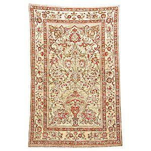 Kat.-Nr.: 10 7102                Seiden Souf-Keschan antik,                 Zentralpersien, 19. Jahrhundert,                reine Naturseide, ca. 202 x 130 cm                 Limit: 4.500,- €