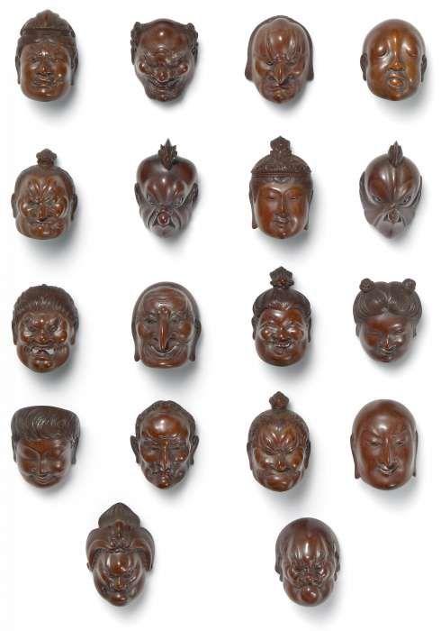 SAMMLUNG VON 18 MASKEN-NETSUKE AUS AHORN- HOLZ (KAEDE). Spätes 19.Jh. Schätzpreis: 	8.000 - 12.000 €