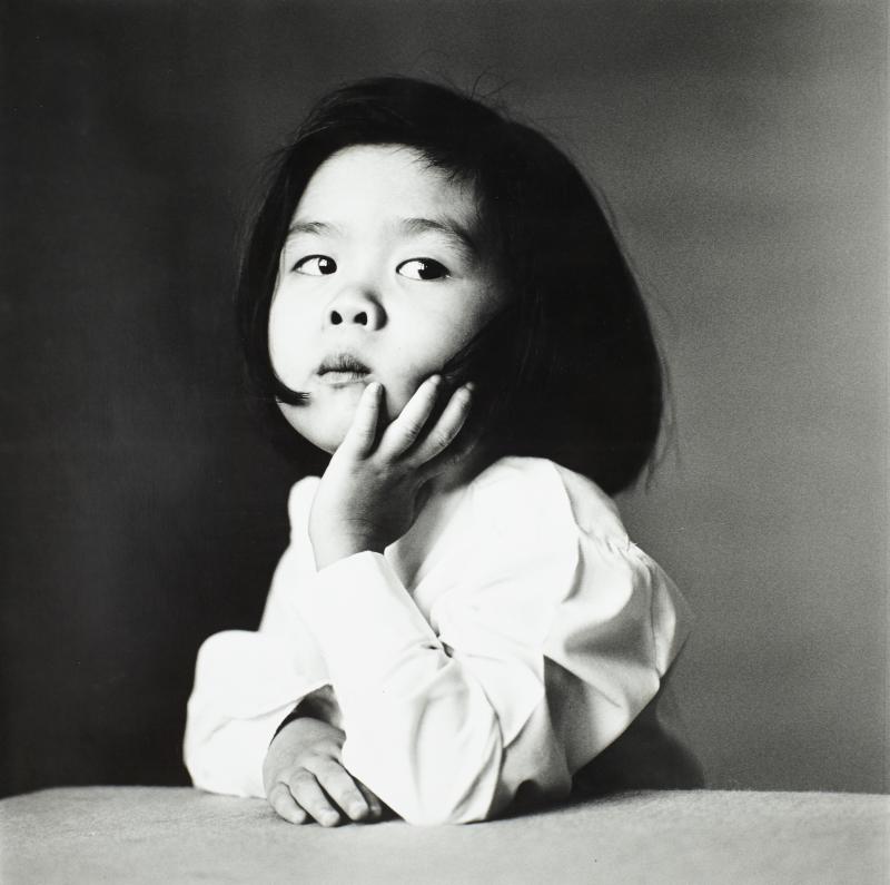 Los 149 IRVING PENN (1917–2009) Japanese Girl, New York 1980 Silbergelatineabzug, Vintage 39,2 x 39,2 cm