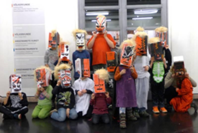 Maskenworkshop, Foto: A. Hoffmeister-zur Netten