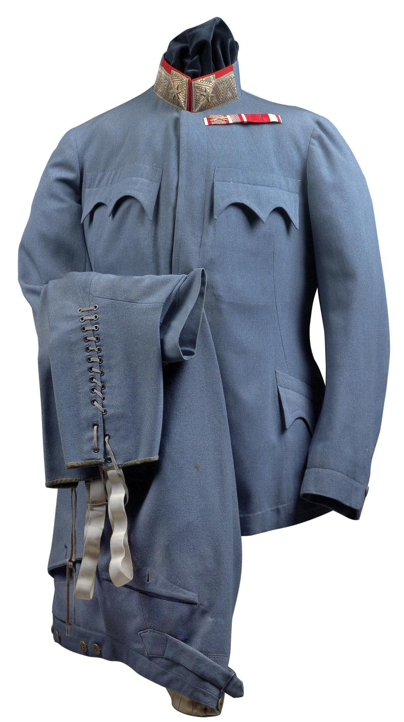 Komplette Felduniform für Offiziere M.1908 für einen Major der Infanterie, Rufpreis € 800