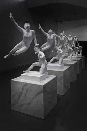 Xu Zhen, "Eternity – The Soldier of Marathon Announcing Victory, A Wounded Galatian", 2014, Courtesy des Künstlers und MadeIn Company, Foto: Thomas Fuesser