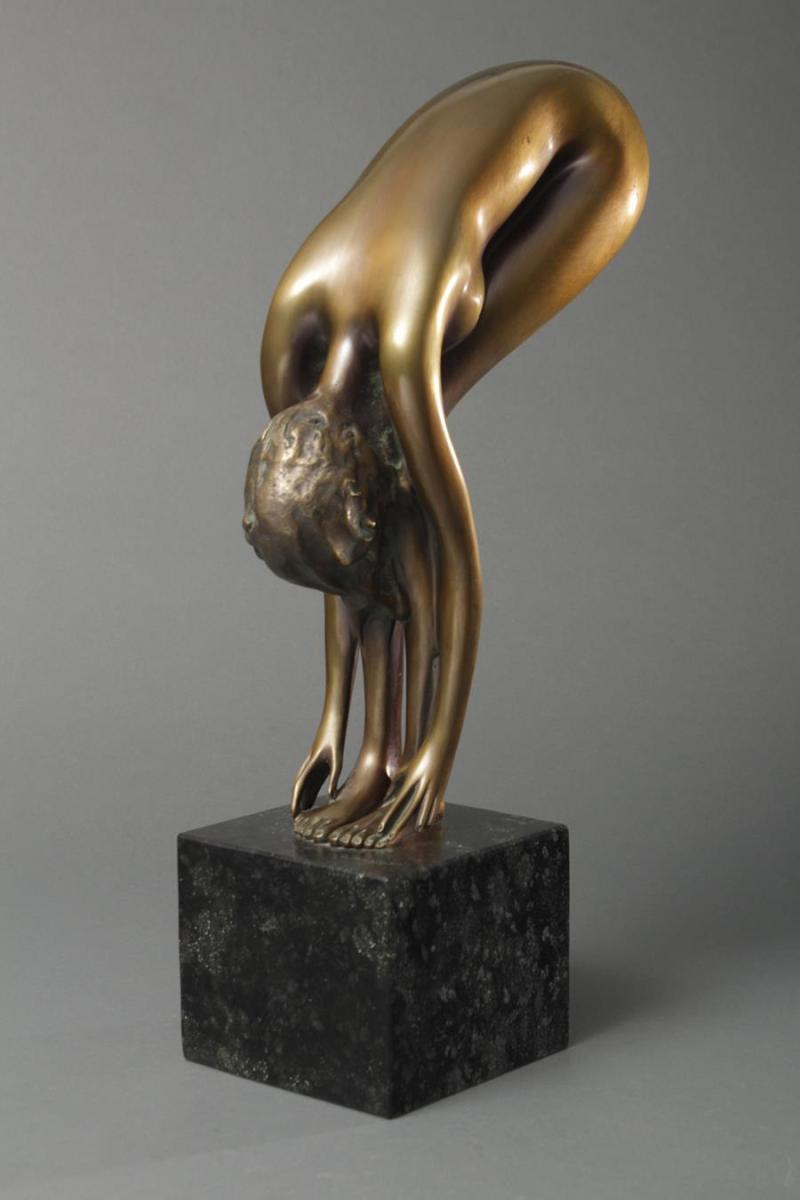 Bruno Bruni (1935 in Gradara bei Pesaro/Italien), Bronze, "La Volta", Ex. 135/250, signiert, Gießerstempel, ca. 47cm  Limitpreis 900 €