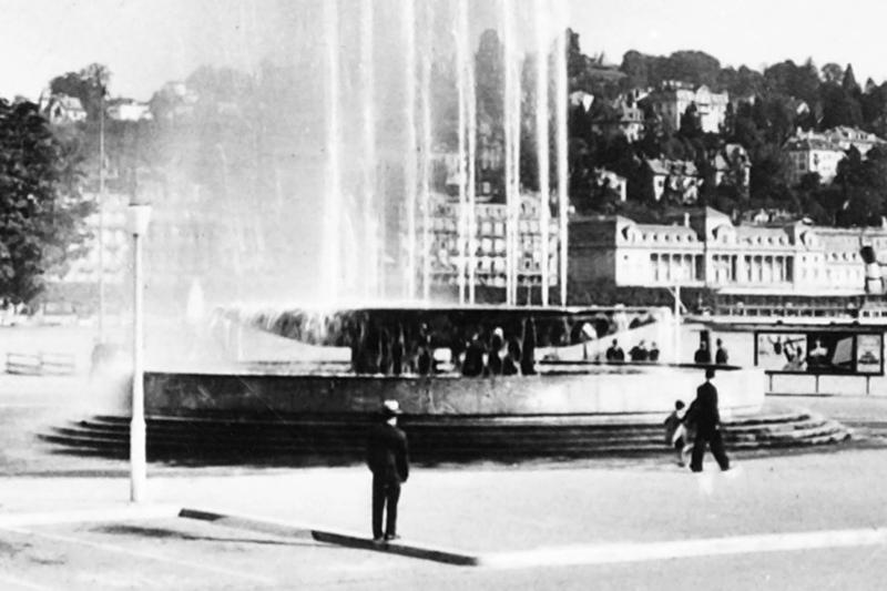 Yves Mettler, aus der Reihe Europaplatz (Postkarte mit rundem Brunnen), 2015, Bildausschnitt von Postkarten mit Legende auf der Vorderseite: Luzern, Blick vom Kunsthaus af Wagenbachbrunnen