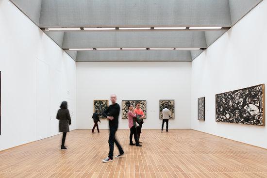 Ausstellungsansicht «Der figurative Pollock», Foto: Julian Salinas Ausstellungsansicht «Der figurative Pollock», Foto: Julian SalinasAusstellungsansicht «Der figurative Pollock», Foto: Julian Salinas