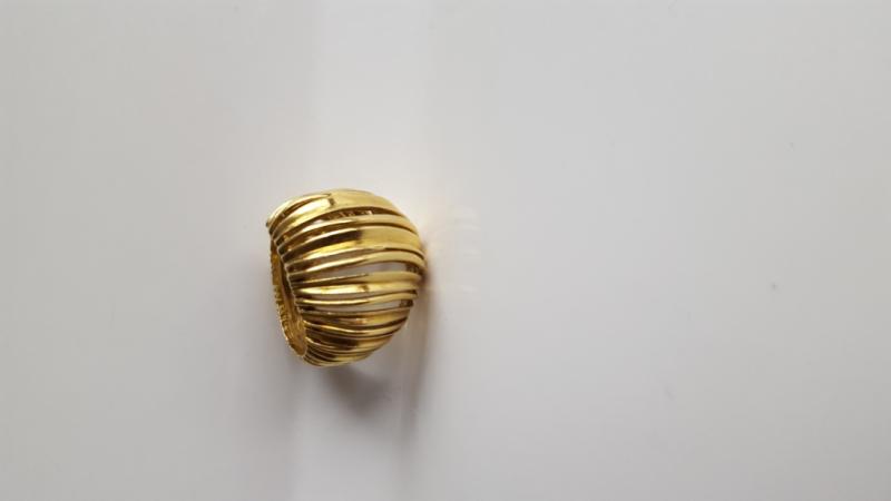 ((Bild „Ring“, Bildnachweis: Sabine Füchter)): Kostbares Schmuckstück: Der Tiffany-Ring aus dem Angebot von Sabine Füchter stammt aus den 1960er-Jahren.