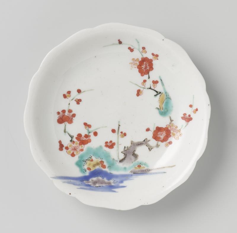 Scalloped saucer with rocks, prunus and bird, Anonymous, , c. 1670 - c. 1700, Rijksmuseum Amsterdam