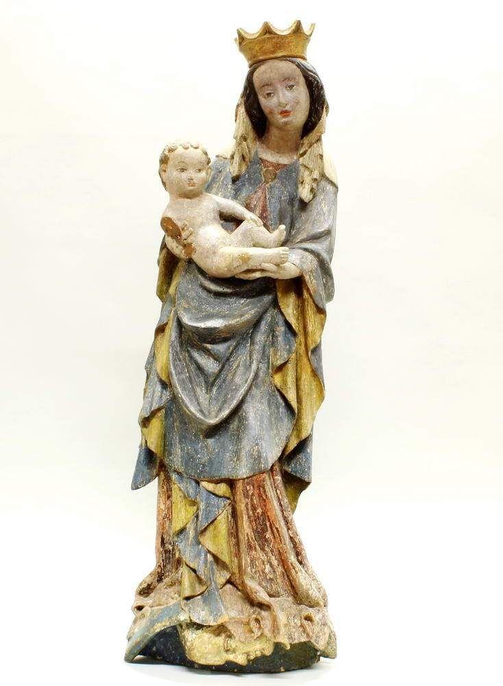 Skulptur, Holz geschnitzt, "Madonna mit Kind", Böhmen, um 1390, mit Resten älterer Fassung, rückseitig gehöhlt, 101 cm hoch, der rechte Arm des Kindes fehlt, restauriert, Zuschlagspreis:	26.000 EUR