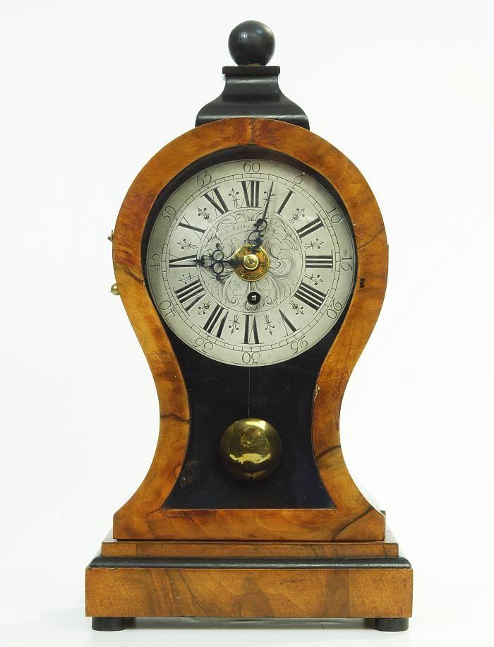 Biedermeier Tisch-Uhr mit Wecker um 1780. Mindestpreis:	300 EUR