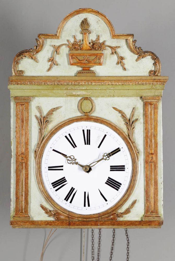 Klassizistische Flötenuhr Neustadt/ Schwarzwald, um 1800. Holz, gefasst. 62 x 44 x 27 cm. Schätzpreis:	2.250 EUR, Zuschlagspreis:	2.900 EUR