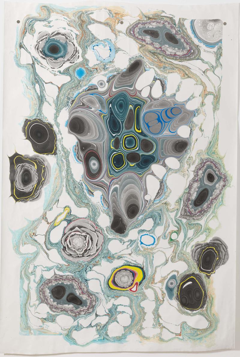 Kerstin Brätsch (*1979) Unstable Talismanic Rendering 19 (with gratitude to master marbler Dirk Lange), 2014 Tusche und Lösungsmittel auf Papier, 278,1 x 182,9 cm Foto: Haydar Koyupinar, Bayerische Staatsgemälde-sammlungen, Museum Brandhorst, München © Kerstin Brätsch