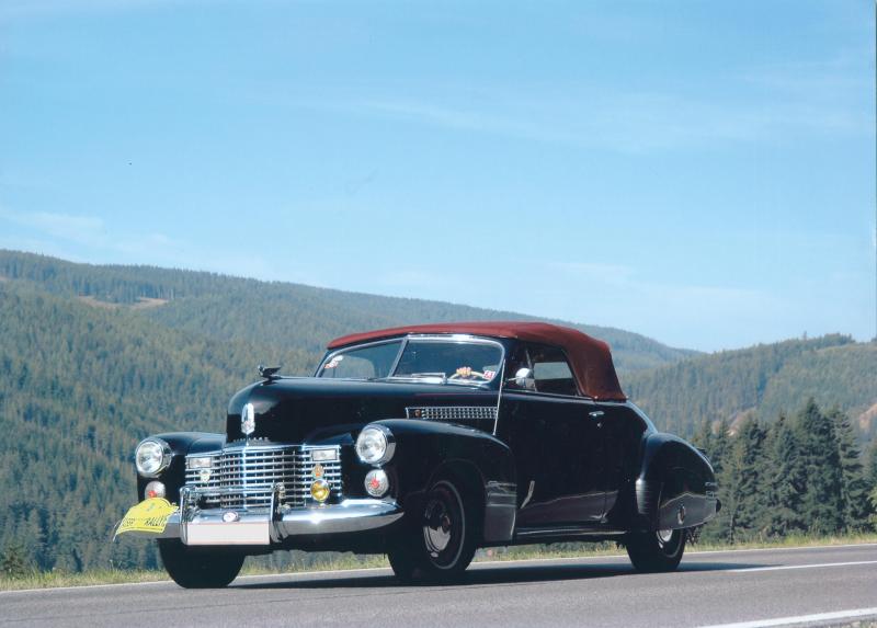 Nr. 423 Cadillac Series 62 Convertible Coupe  erzielter Preis € 69.000