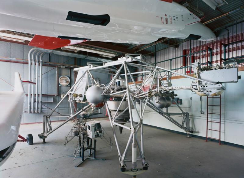 Thomas Struth: Research Vehicle, Armstrong Flight Research Center, Edwards 2014 Inkjet print 145,8 x 196,7 cm © Thomas Struth