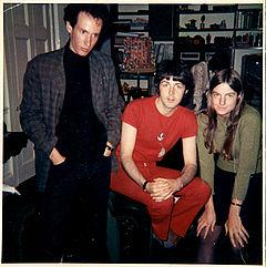 Jonathan Bragdon mit Paul McCartney, London, 1960er Jahre