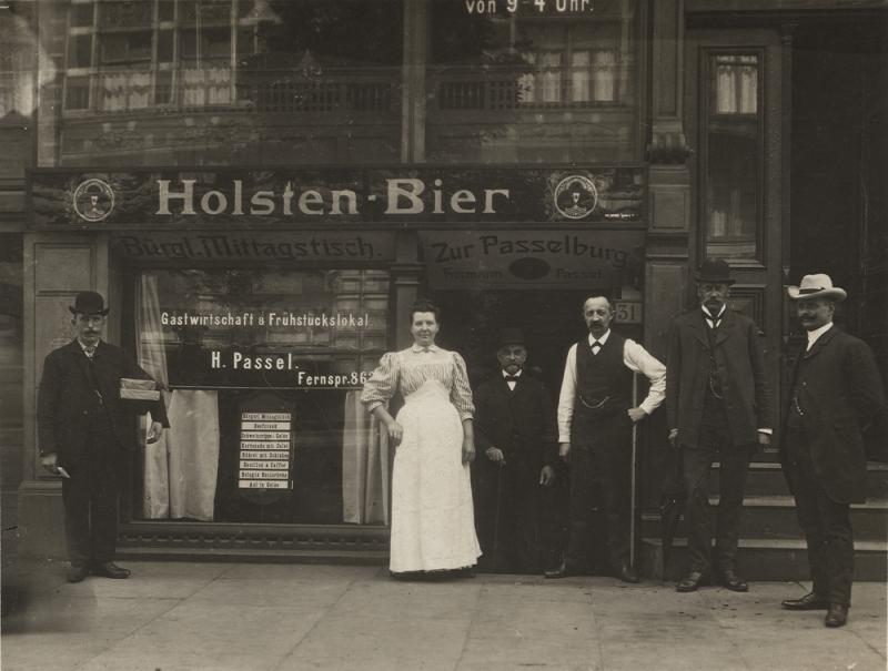 Gastwirtschaft und Frühstückslokal Passel am Rödingsmarkt in Hamburg, Fotopostkarte, um 1900  Foto SHMH