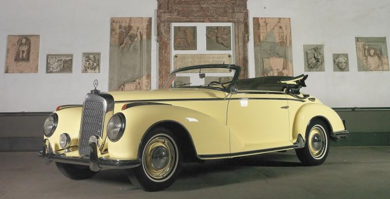 Lot 448 1953 Mercedes-Benz 300 S Cabriolet  erzielter Preis € 652.600