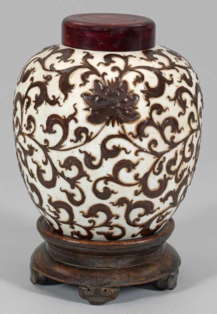 Balustervase "Ein Geschenk an Kaiser Wilhelm II. 1896 von dem chinesischen Botschafter Graf Li Huang Chang", Mindestpreis:	6.500 EUR