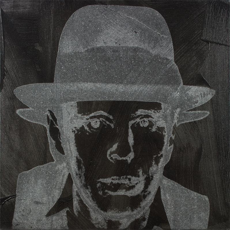 Andy Warhol (Pittsburgh 1928 – 1987 New York) „Joseph Beuys“. 1980 Synthetische Polymere, Serigrafie und Diamantstaub auf Leinwand. 102 × 102 cm ( 40 ⅛ × 40 ⅛ in.). Schätzpreis:	400.000 - 600.000 EUR Zuschlagspreis:	940.000 EUR