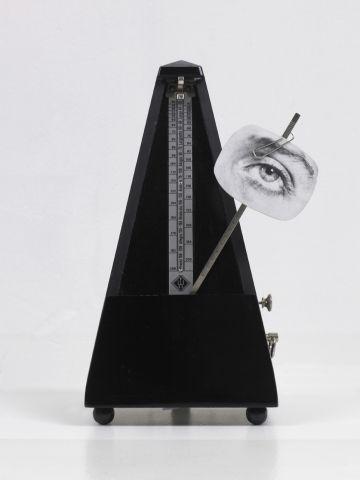 Man Ray, Indestructible Object, 1923/65, Metronom, Foto eines Auges, Büroklammer, Box, Sammlung Marion Meyer, Paris © Marc Domage, courtesy Galerie Eva Meyer, Paris © MAN RAY TRUST/ Bildrecht, Wien, 2017/18