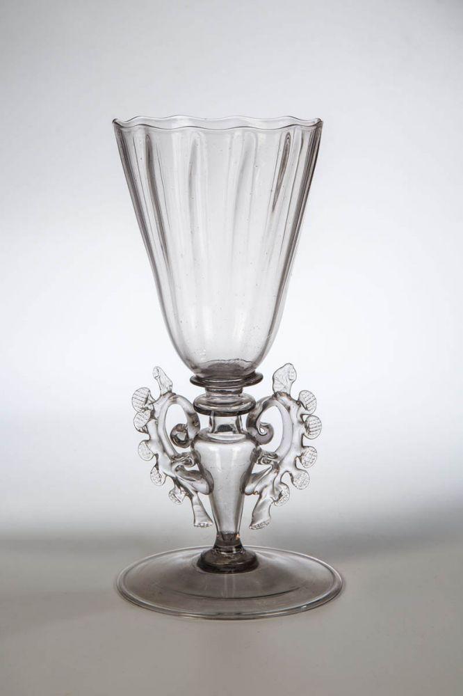 Flügelglas Venedig oder Facon de Venise, 17. Jh., Schätzpreis:	1.500 - 1.800 EUR