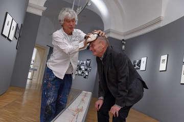 Die Künstler Yoshio Nakajima und Günter Brus, 2017, Foto: Universalmuseum Joanneum/N. Lackner