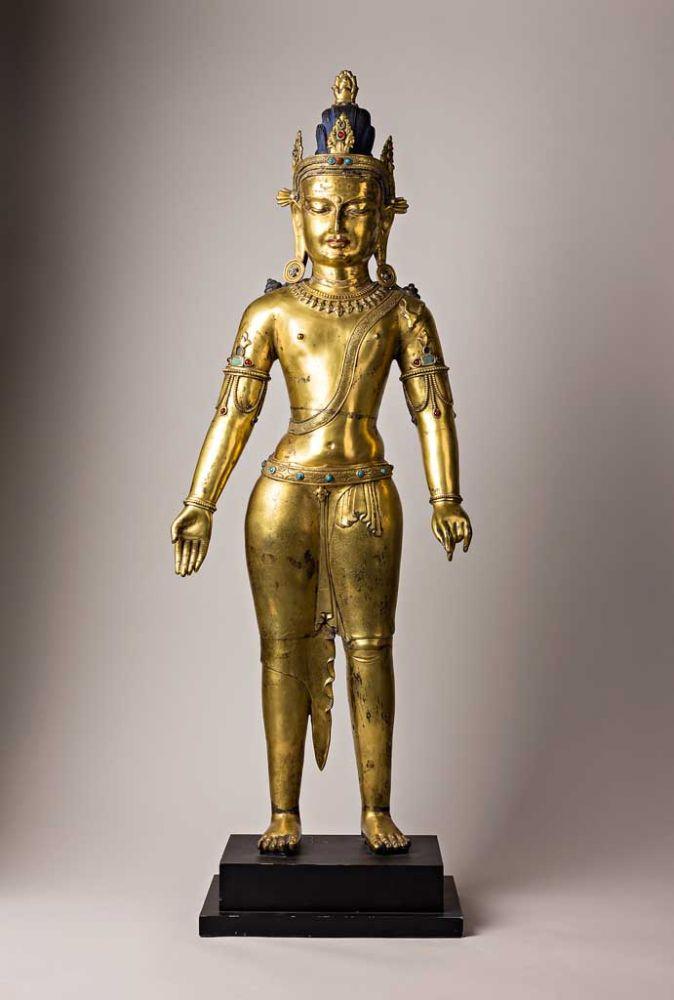 Beeindruckende Figur des Bodhisattva Avalokitesvara. Mindestpreis:	28.000 EUR