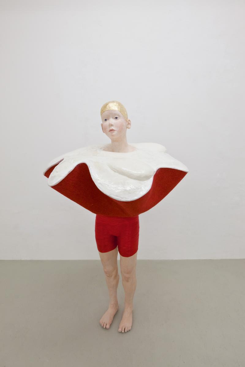 Eloy, 2011, gold, resin, plastic, paper,  acrylic, clothes line, carpet, glass, metal  150 x 90 x 78 cm