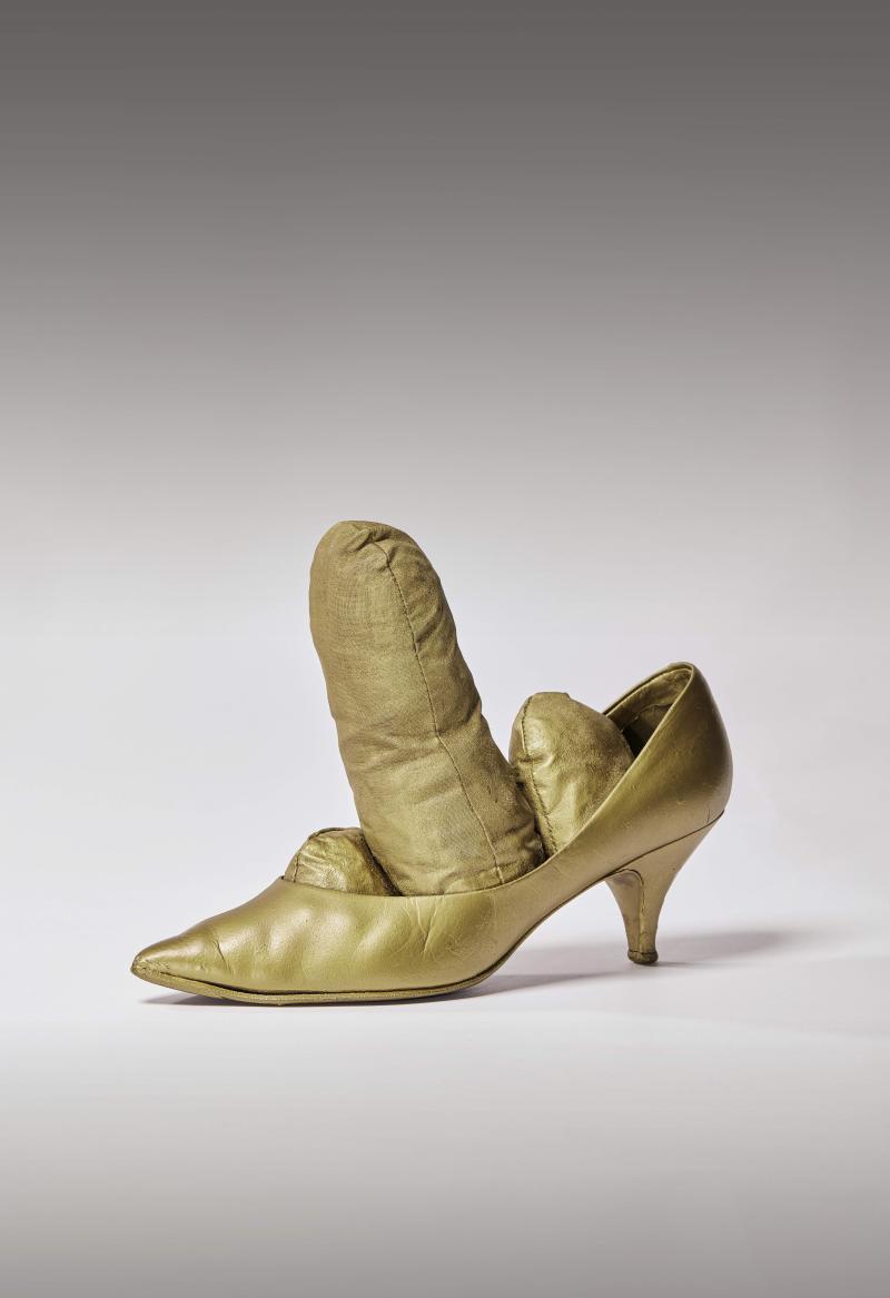 Lot 25 - Yayoi Kusama, Golden Shoe, 1959-66, Estimate £20,000 — 30,000