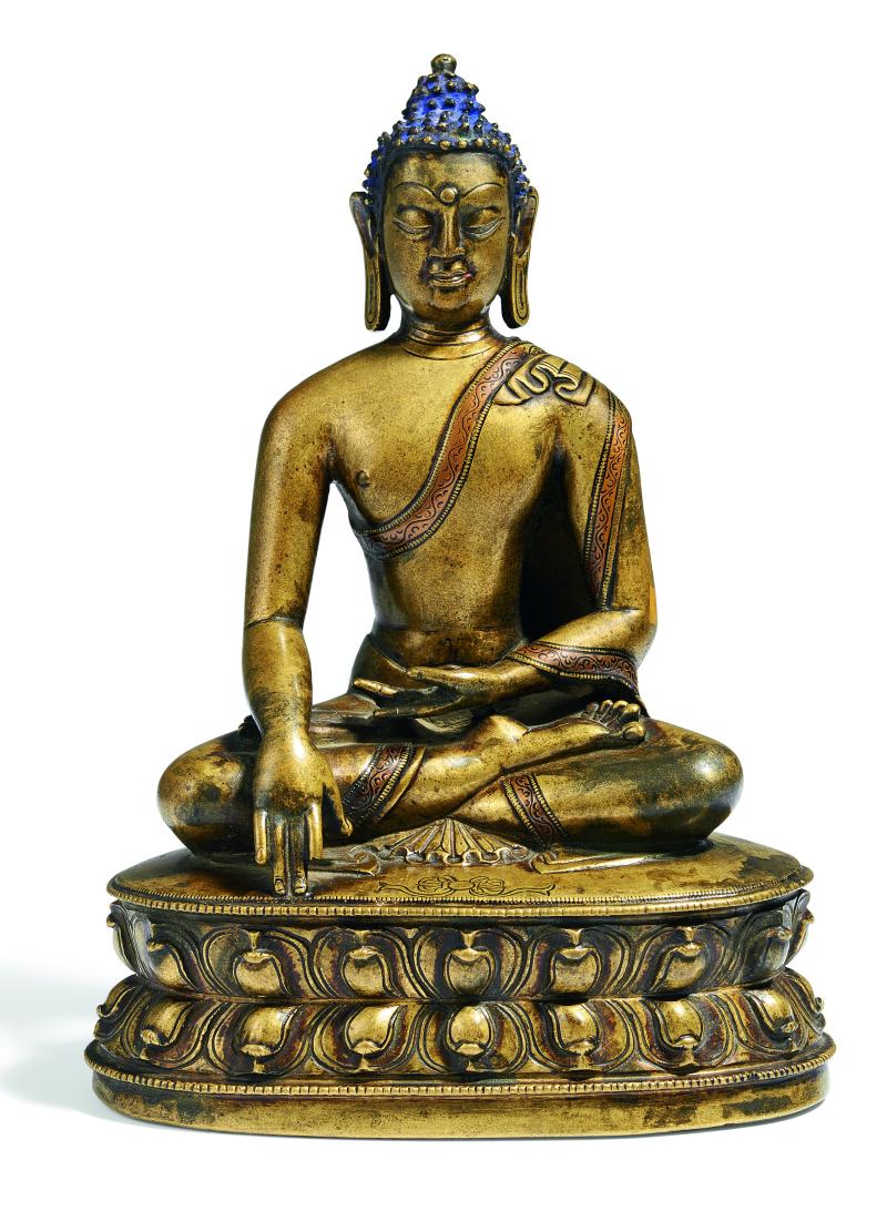 Buddha Akshobhya Tibet | 13./14. Jh. Bronze | H. 14cm Schätzpreis: 17.000 – 22.000 Euro