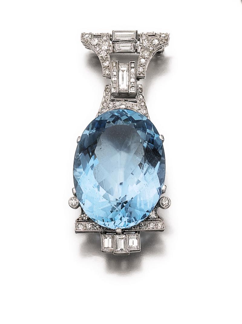 Aquamarine and diamond brooch, 1920s CHF 7,000 – 10,000 / $ 7,100 – 10,100