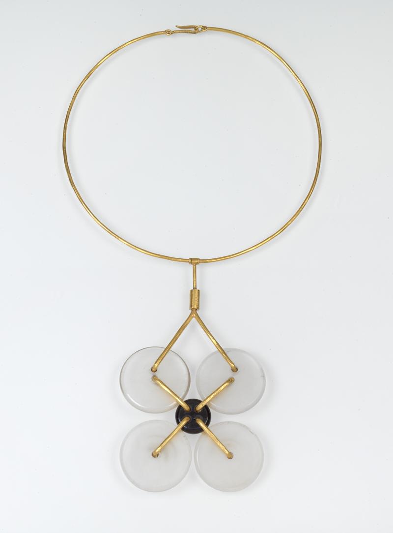 Collier, Entwurf Ettore Sottsass, 1967, Ausführung GEM Montebello, Milano, 18 ct. Gold, Quartz, Turmalin, Nummer 6 der limitierten Auflage von 10 Exemplaren, Schätzwert € 26.000–35.000