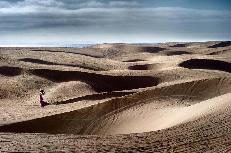 Dune Love, 2015 épreuve couleur / c-print Edition de / of: 15 / 10 / 7 / 3AP 20" x 30" / 30" x 45" / 48" x 72"  caisson lumineux | light box 48" x 72" - Edition de / of: 3