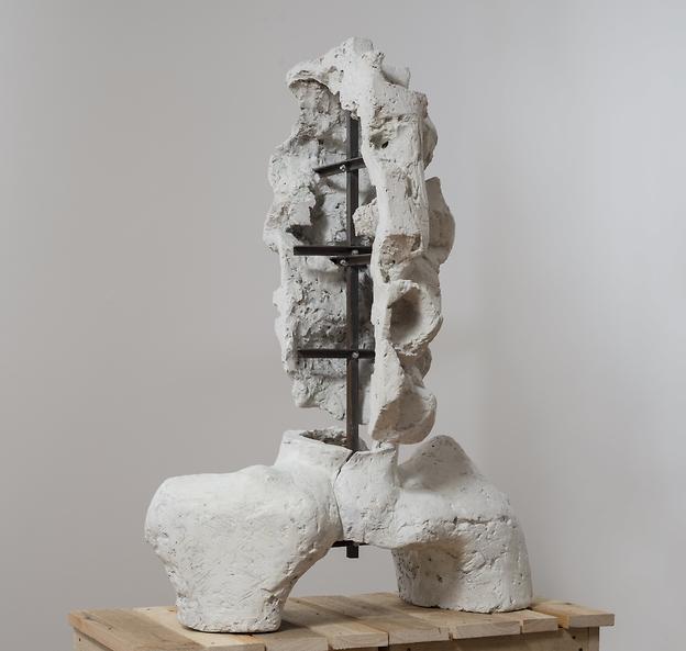 Head 1968 Plaster, iron and screws 118 x 80 x 42 cm Wanda Czelkowska