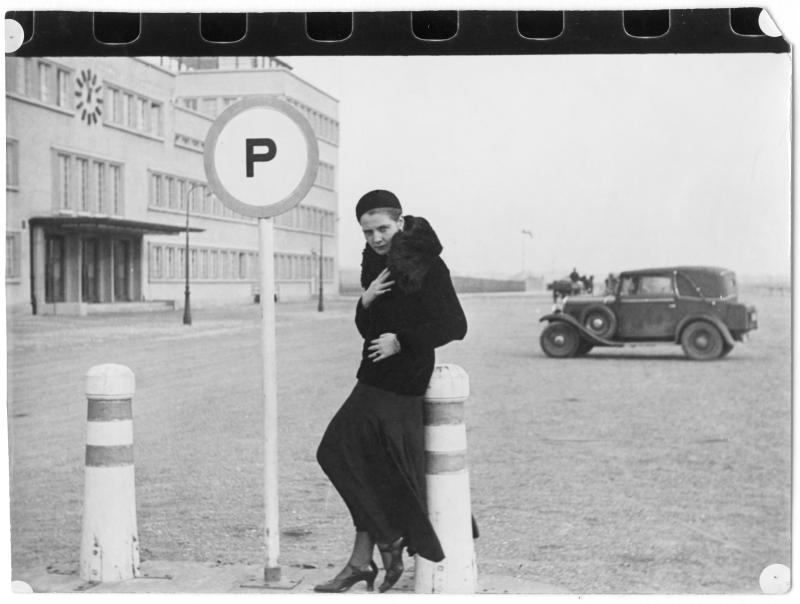 Franz Roh Bei mir kann geparkt werden um 1925 Foto Dr Richard Hampe