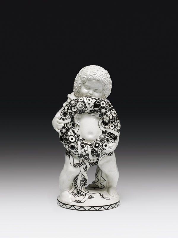 Michael Powolny  Jahreszeitenputto "Winter", Wiener Keramik, um 1907-1912 Schätzpreis:	20.000 - 40.000 EUR