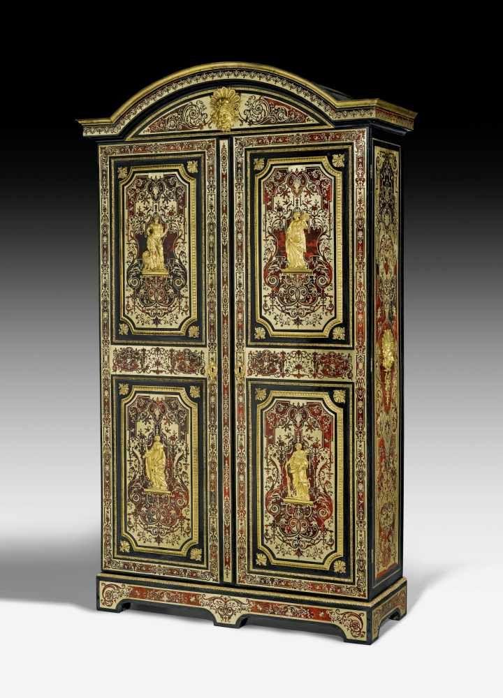 PRUNK-SCHRANK MIT BOULLE-MARKETERIE, sog. "bibliothèque en armoire", Louis XIV, von N. SAGEOT (Nicolas Sageot, Meister 1706), Paris um 1715/25. Schätzpreis:	250.000 - 450.000 CHF