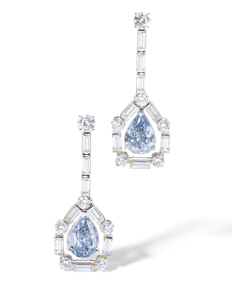 Fancy Vivid Blue diamond pendent earrings - Sotheby's Magnificent Jewels & Noble Jewels - Geneva 15 November 2018