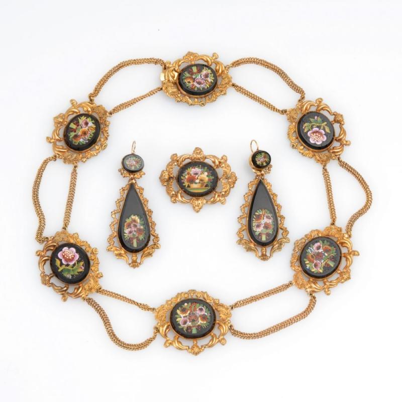 Schöne Mosaik-Parure in Originaletui 2.H.19.Jh. A Beautiful 19th C. Italian Tessellated Metal Parure in Original Case. Mindestpreis:	650 EUR