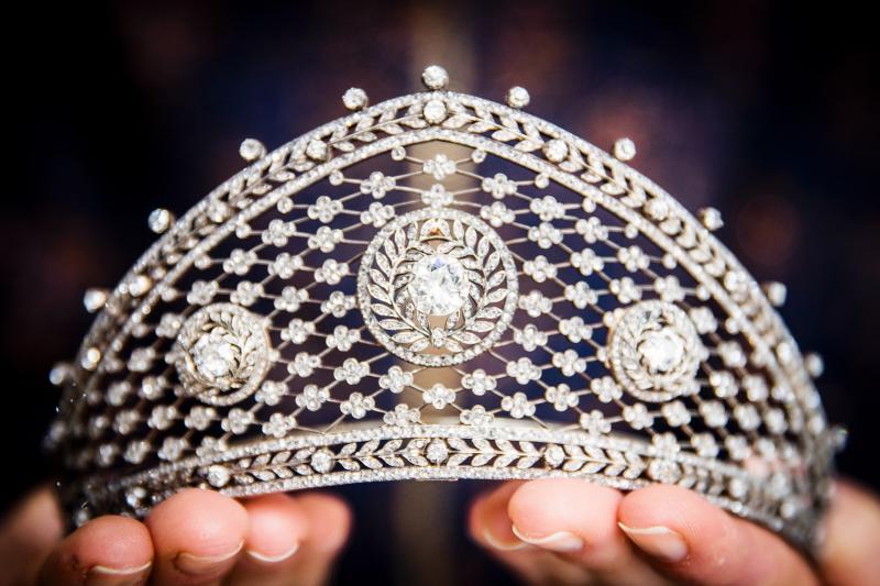 Formerly in the Collection of Duchess Cecilie von Mecklenburg-Schwerin, Princess Wilhelm von Hohenzollern, Princess von Prussia (1886-1954) Diamond tiara, attributed to Fabergé, circa 1903 Estimate: CHF 200,000 – 300,000 / USD 200,000 – 300,000