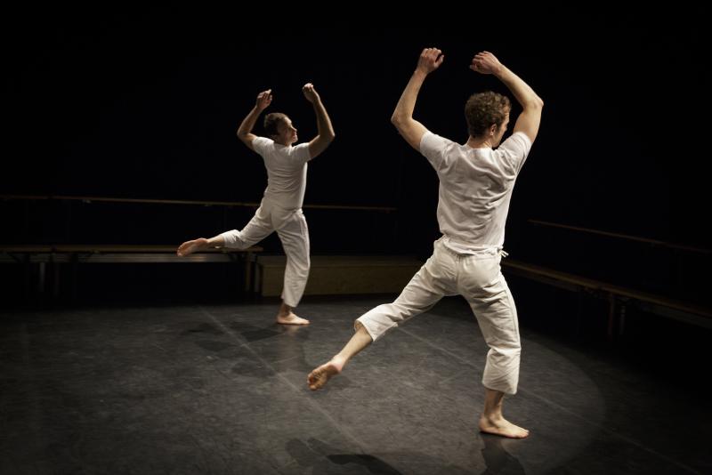 Dimitri Chamblas & Boris Charmatz / Terrain (FR) À bras-le-corps © Raynaud de Lage