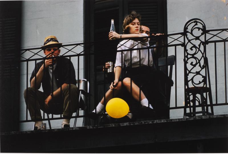 ERNST HAAS (1921–1986) Yellow Balloon, New Orleans 1960 © WestLicht Photo Auction Chromogenic print, printed later by Mark Doyle, 30,7 x 45,7 cm Signed and annotated by the photographer's son in ink on the reverse, comes with certificate of the estate, edition no. 3/25 Startpreis: 1.400 € / Schätzpreis: 2.000–2.400 €