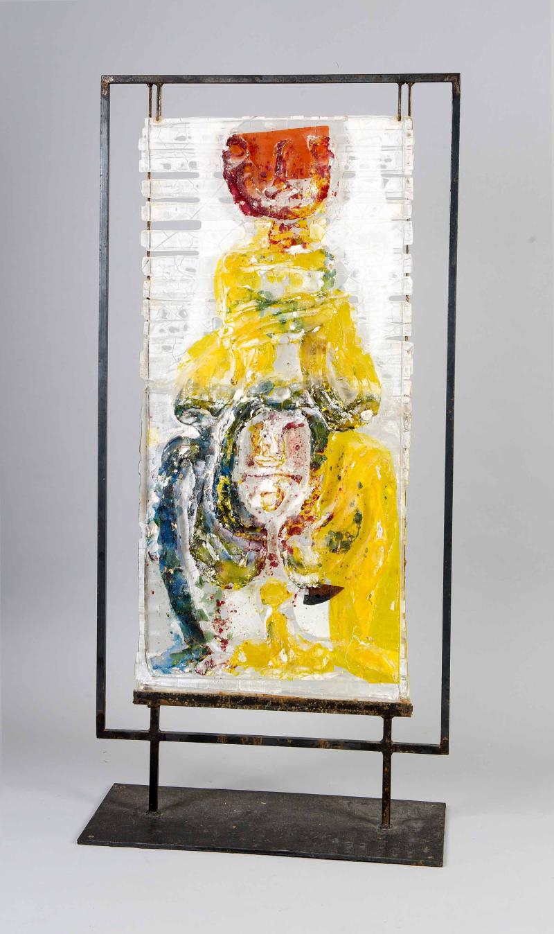 Gerd Sonntag (*1954), dt. Bildhauer, Maler und Dichter aus Weimar, große Glasskulptur, abstrahiert-figürliches Pate-de-Verre Relief aus verschiedenfarbigem Glas, eingehängt in einen Eisenrahmen mit Sockel, rückseitig sign. Gerd und dat. 1998, 53 x 110 cm Startpreis 800 EUR