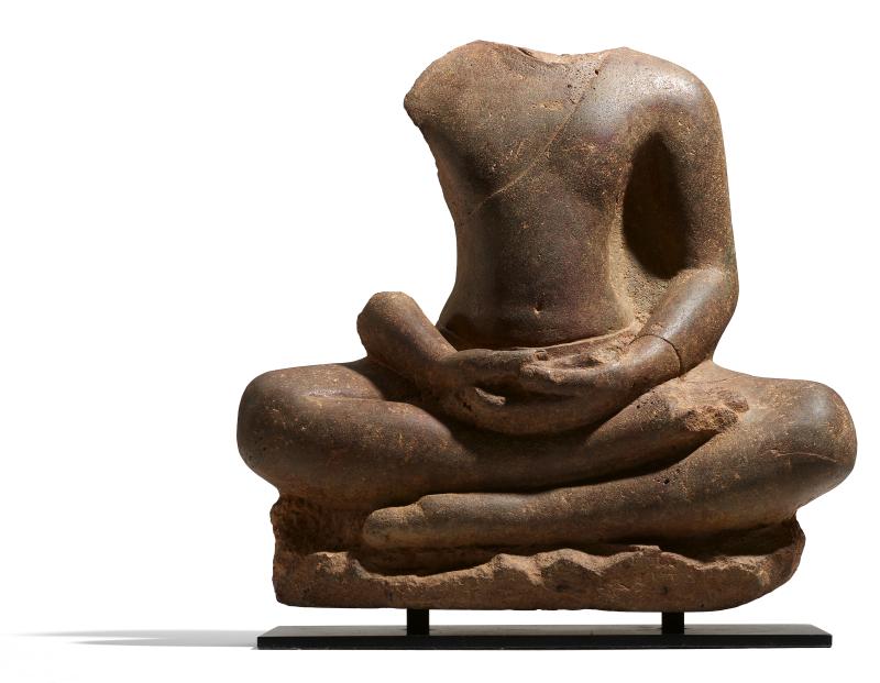 Bedeutender Buddha in Meditation  Khmer | Pre Angkor-Zeit (100-900)  Spätes 6.-frühes 7. Jh.  Höhe 63,5cm Ergebnis: 42.500 Euro