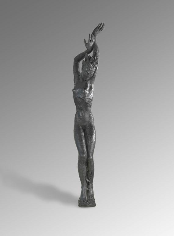 120002398 Renée Sintenis Große Daphne, 1930. Bronze mit brauner Patina Schätzpreis: € 80.000 - 120.000