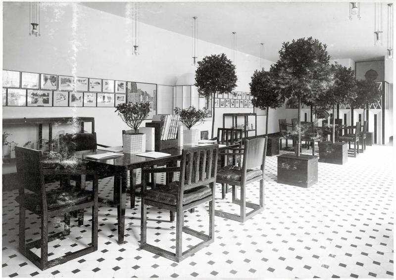 SHOWROOM WIENER WERKSTÄTTE Ein Dialog mit Michael Anastassiades Ausstellungsraum im Firmensitz der Wiener Werkstätte, Neustiftgasse 32–34 Fotografie, 1907 © MAK